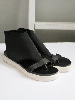 J/Slides Black Ankle Cuff Bootie Thong Sandals Black & White Size 10